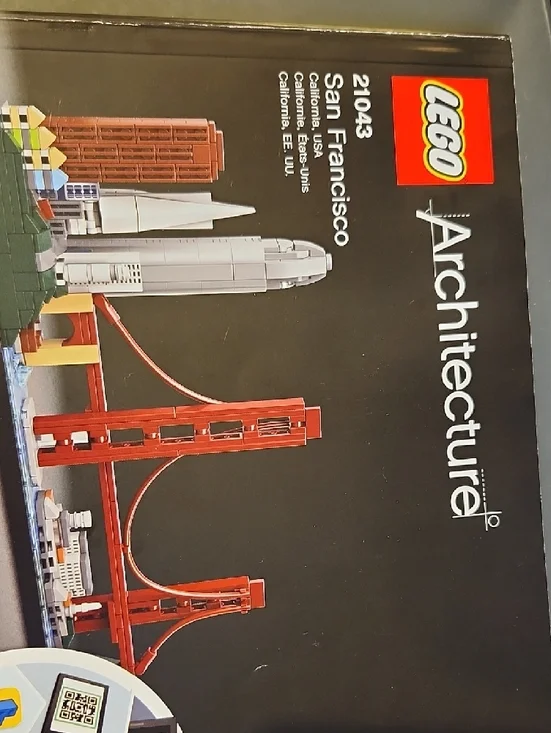 LEGO Architecture San Francisco Skyline Set - Black Box with Red and White Model - Picture 2 of 7